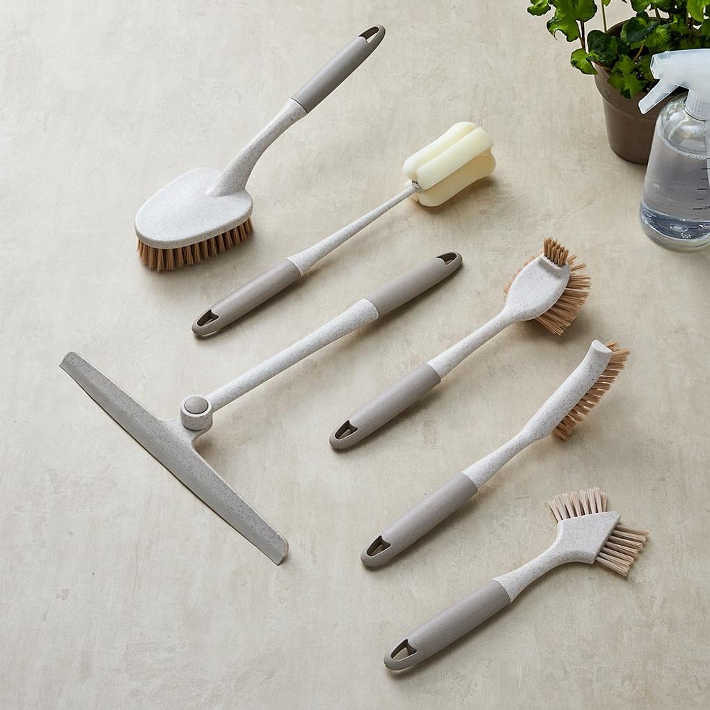 Honey Beige Multipurpose Crevice Brush _CL1123024