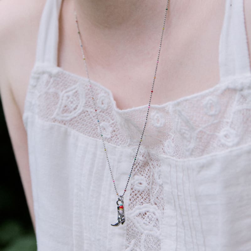 

MERRYMOTIVE Rainbow ball and hippie boots necklace free