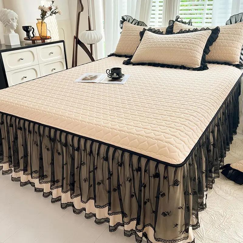 

3 шт. Постільна спідниця з натурального латексу Наволочки з візерунком у формі серця Літній латексний килимок Мереживо з вишивкою Крижаний шовк Постільна білизна Пилозахисний чохол 180x200cm 3pcs