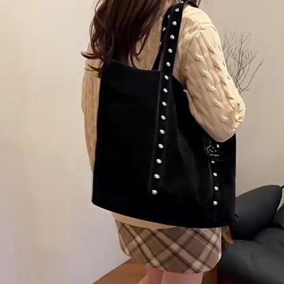 Nubukleder Tragetaschen Lady Schultertasche für Frauen Winter neue Mode Retro Nieten Handtaschen und Geldbörsen