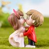 Resin Kissing Bride Groom Model Figurine