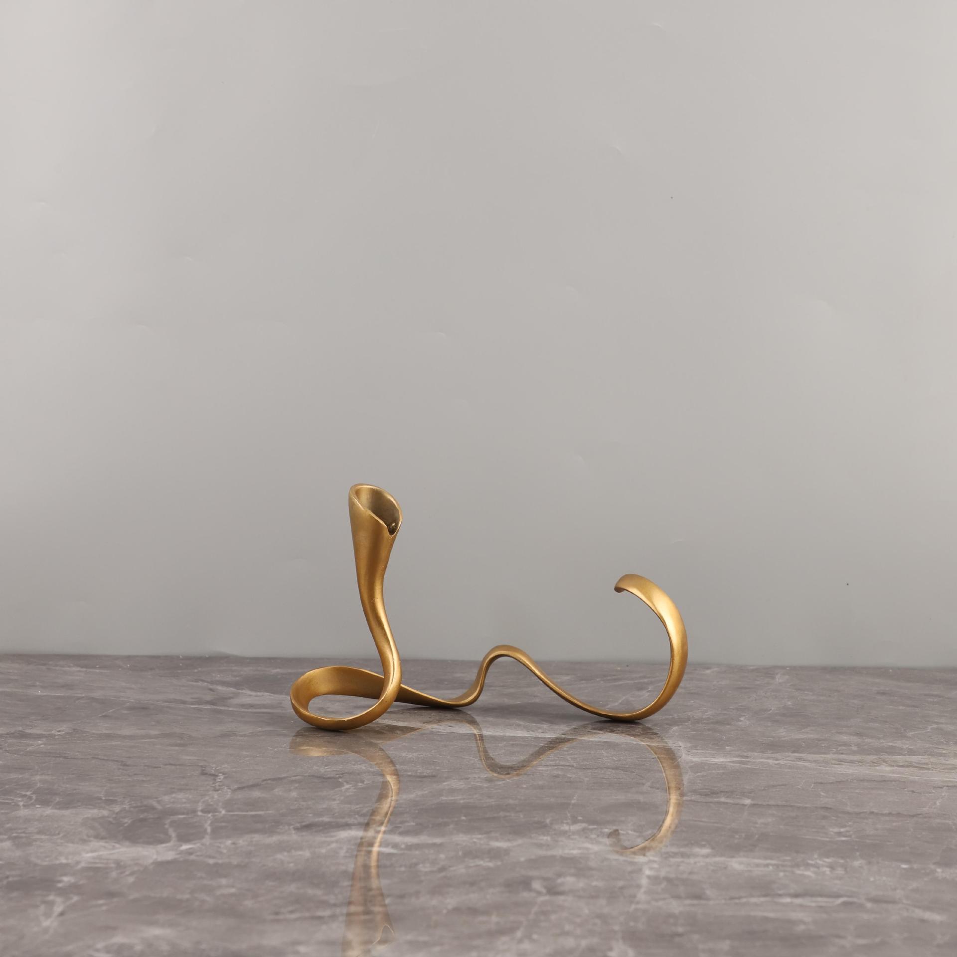 Скандинавский геометрический металлический подсвечник-украшение для декора гостиной или столовой