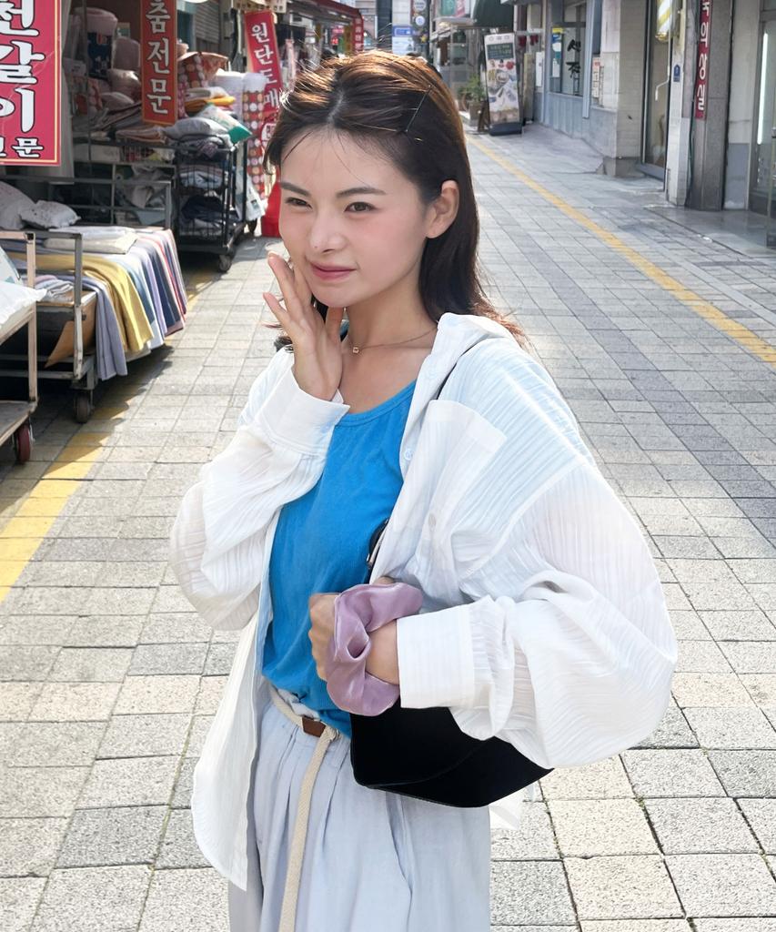 Maseumaluljeueopaeleol Loose Fit Stripe See-Through Shirt_White
