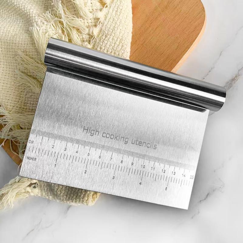 Durable Stainless Steel Dough Pastry Scraper Pizza Cutter Chopper with Measuring Scale for Bread Pastry Pizza Preparation