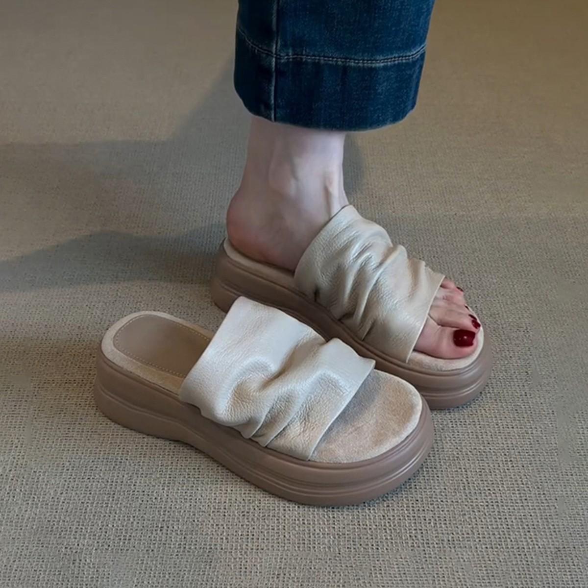 

Super soft leather~ heightened thick-soled slippers for women s outer wear 2025 new fashion and high-end sense of beauty with skirt cool slippers 40 чёрный