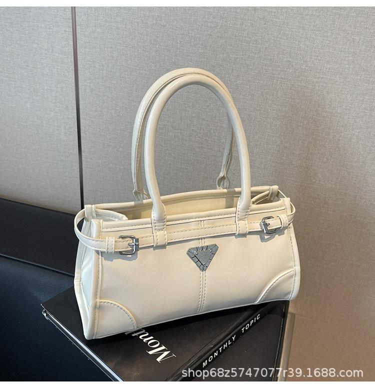 Internet Celebrity Super Fire Niche Fashion Versatile Commuter Bag Women's Tide Spring New Large Capacity Casual Simple Messenger Bag