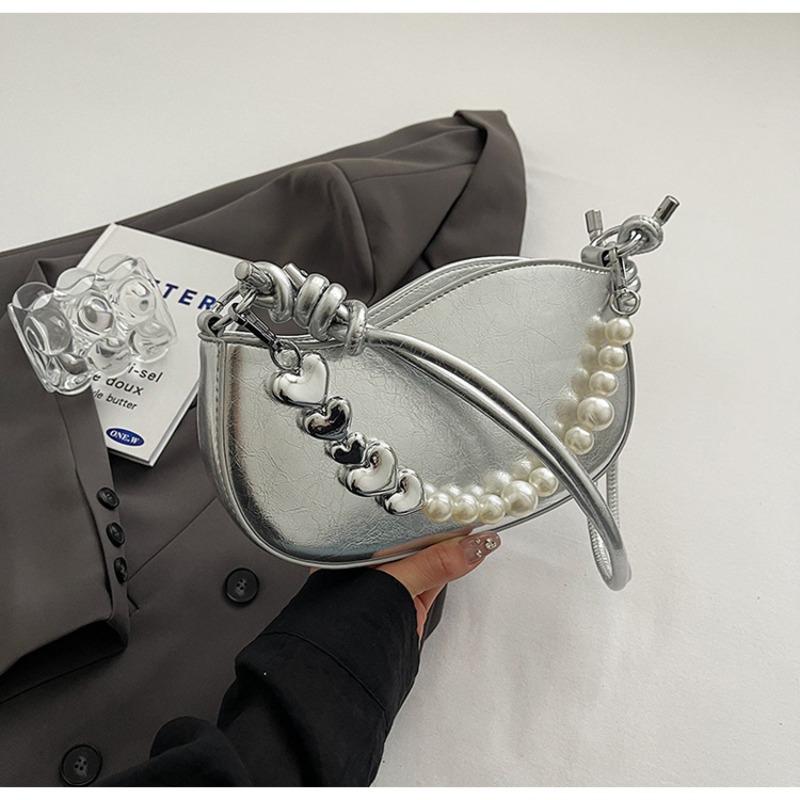 Niche Simple Temperament Underarm Fashion Bag Women's New Commuter Small Square Bag High-end Saddle Shoulder Bag