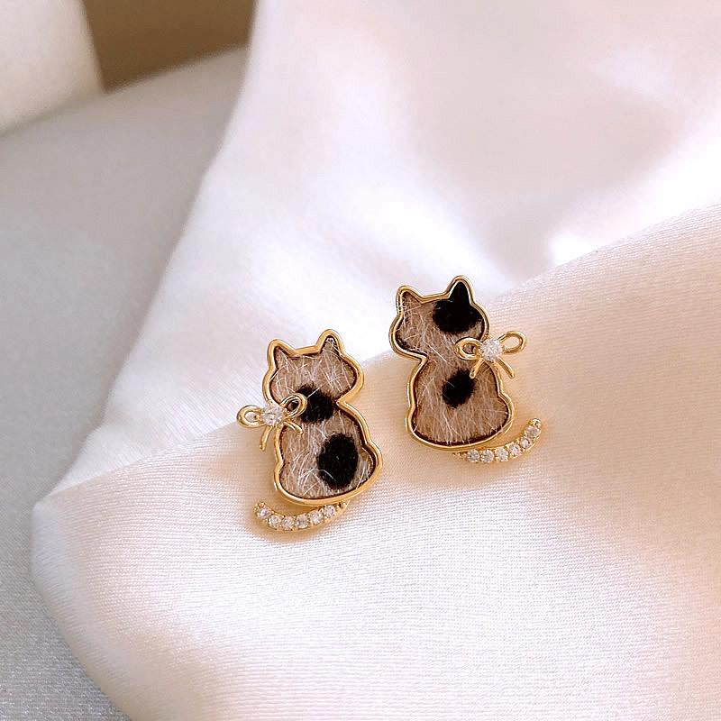 Silver needle with diamond leopard print kitten earrings stud earrings autumn and winter retro versatile earrings design sense niche