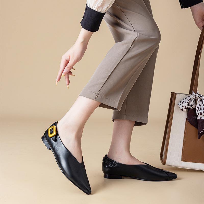 Versatile pointed single shoes women's summer black commuting witch shoes genuine leather soft-soled grandma shoes flat-soled shallow mouth small leat
