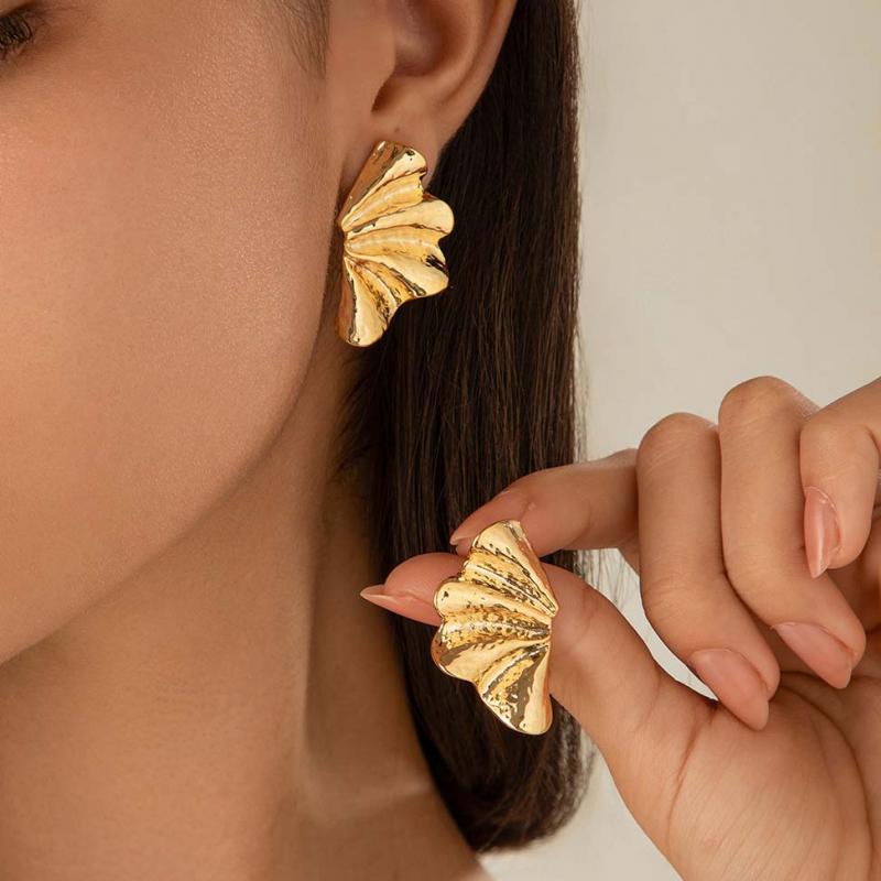 Vintage Irregular Half Flower Stud Earrings for Women Elegant Geometric Metal Petals Piercing Earring Party Jewelry Gifts