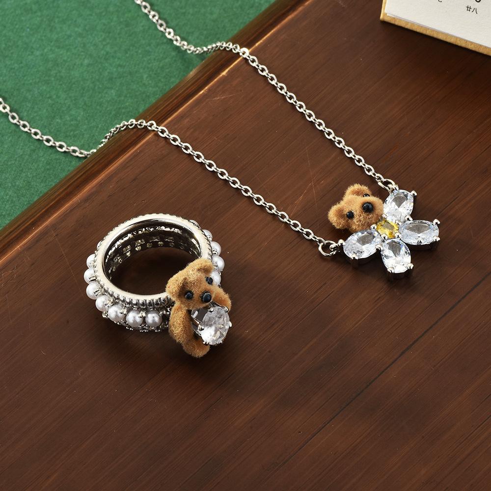 Bear Highend Velvet Necklace And Ring Set With Sparkling Gemstone Details Ladies For