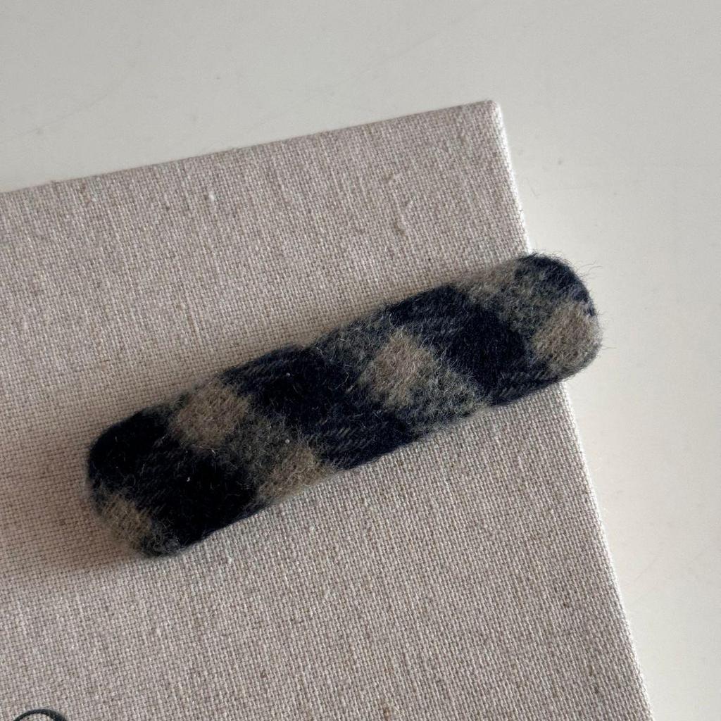 Elegant Retro Navy Plaid Fabric Hair Clip for Women - Autumn/Winter BB Side Hairpin Accessory
