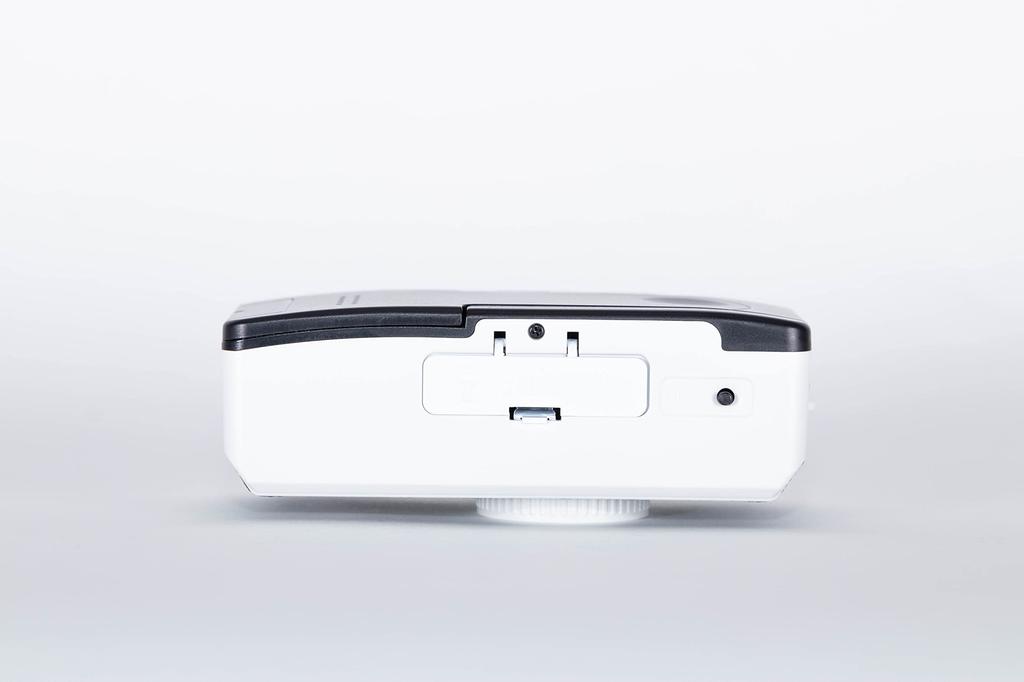 Kodak 35mm Ultra f/9 Film Camera, White x Green (Authentic Japanese Product with Warranty)