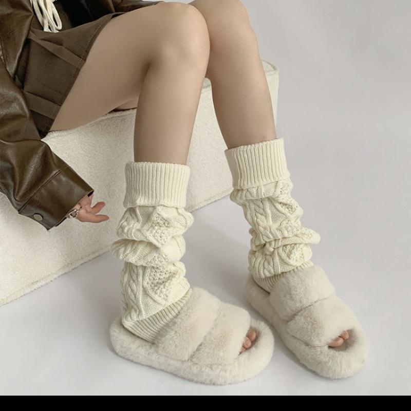 "Winter New Thick Knit Socks - Korean Style, Warm, Slim-Fit."