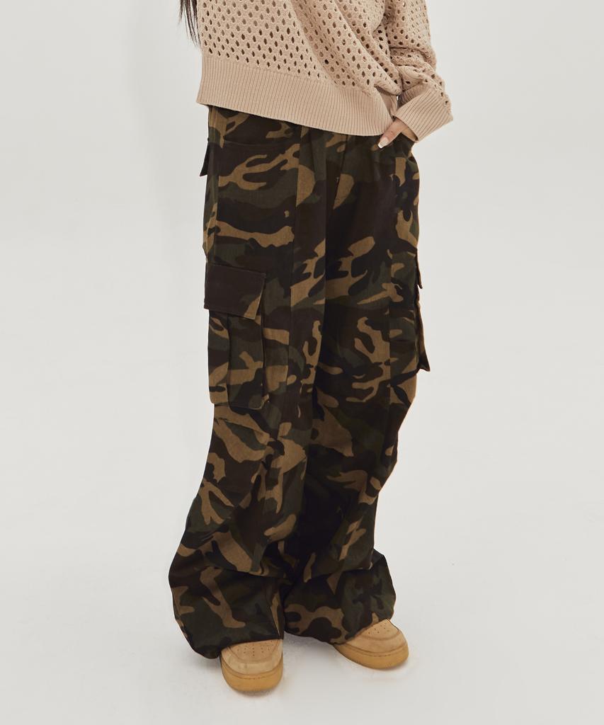 BORN CHAMPS [4 Colors] Camo Wide Cotton Cargo Pants B23Fb02