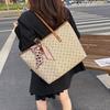Large Capacity Bag Women's New Retro Versatile Tote Bag Temperament Retro Commuter Shoulder Bag