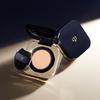 Cl  De Peau Beaut  Radiant Cushion Foundation M Natural