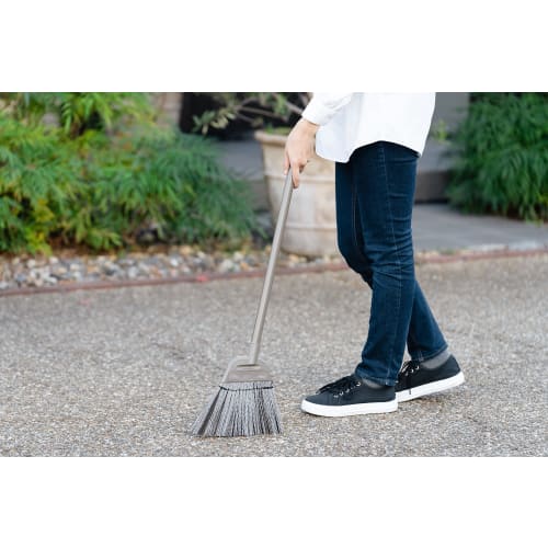 Yamazaki Sangyo Broom for Entryways and Balconies, Made in Japan, Short Handle, Unique Fiber, Double Fiber, Synthetic Fiber, Polypropylene, Water Resi