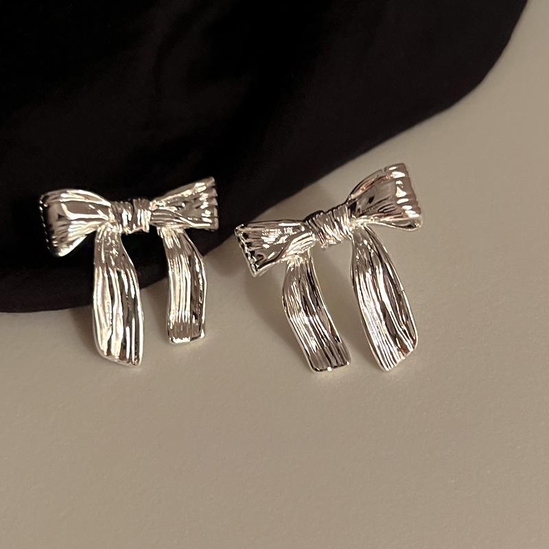 

French Retro Ribbon Bow Earrings - Light Luxury Niche Design