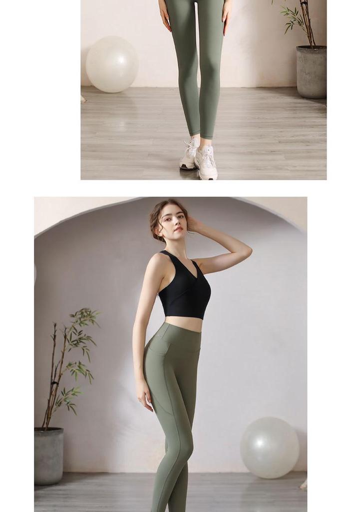 Plus Size Cross-Back Shockproof Sports Yoga Bra with Underarm Slimming Fit