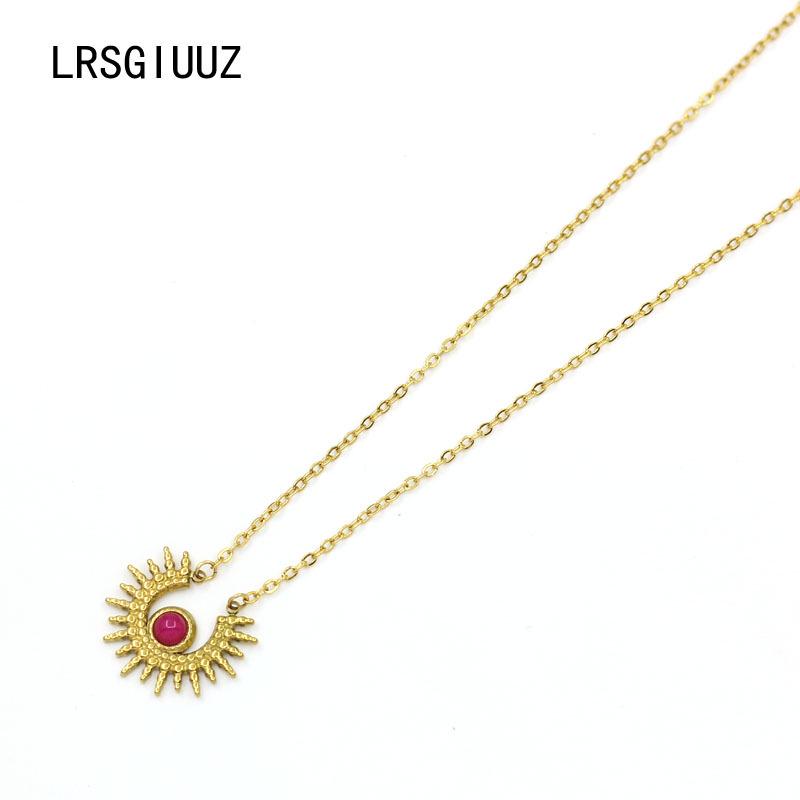 Elegant Retro Gold-Plated Pendant Necklace with Natural Stone for Women