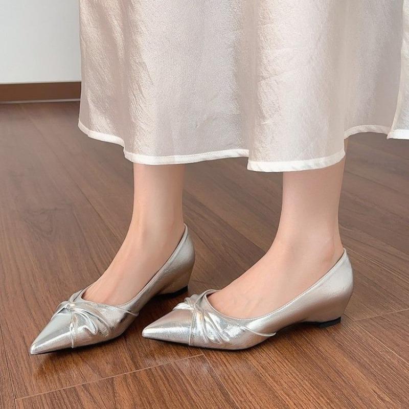 Fashion Spring and Autumn Flat Shoes Fashion Leisure Pointed Toe Women's Flat Shoes Low Heels Shallow  Comfortable Boutique Shoes
