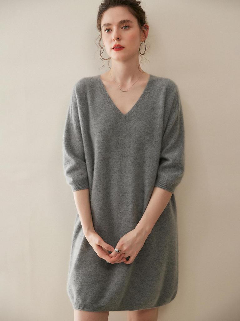 Women's 100% Cashmere Round Neck Long Knit Dress - Thickened Loose Fit for Autumn/Winter, Over-the-Knee Style.
