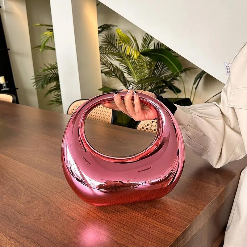 Hot Selling Creative Design Women's Top-Handle Bag PVC Metallic Luster Half Moon Banquet Women's Bag 2026 New Luxury Handbag
