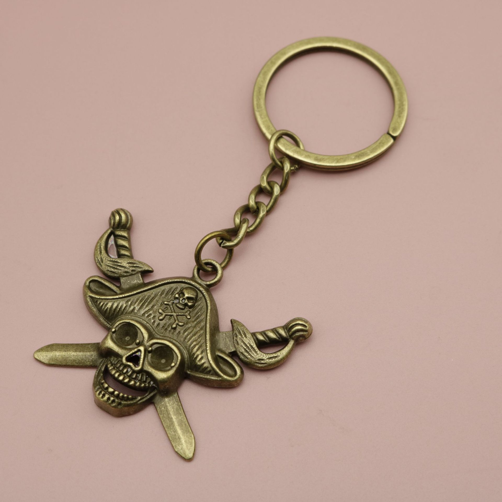 

Горячие продажи ювелирных изделий, минималистский кулон-брелок с пиратским черепом one size