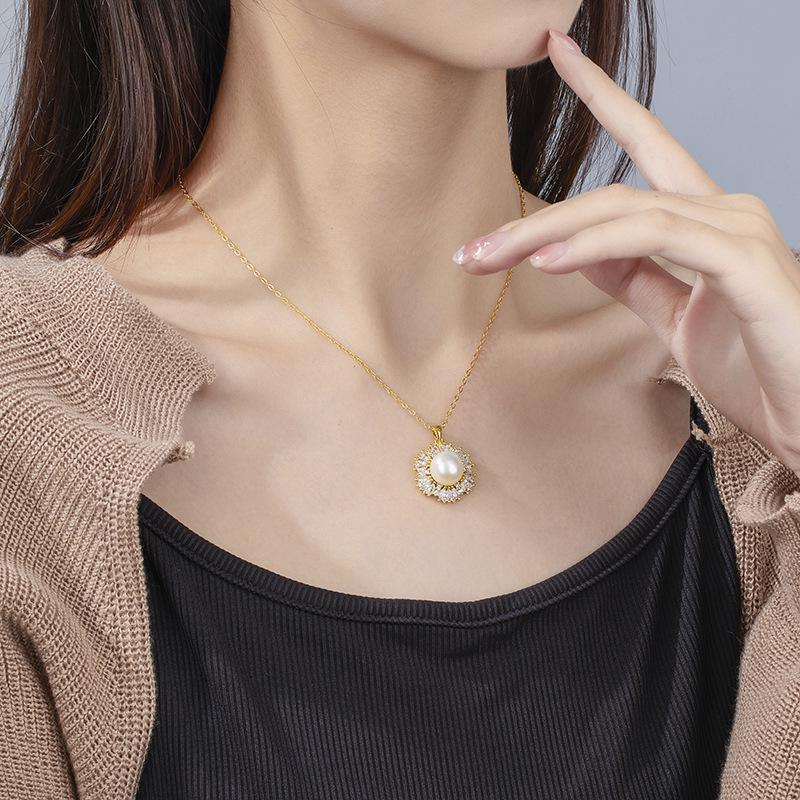 New Elegant Zircon Snowflake Freshwater Pearl Pendant Necklace