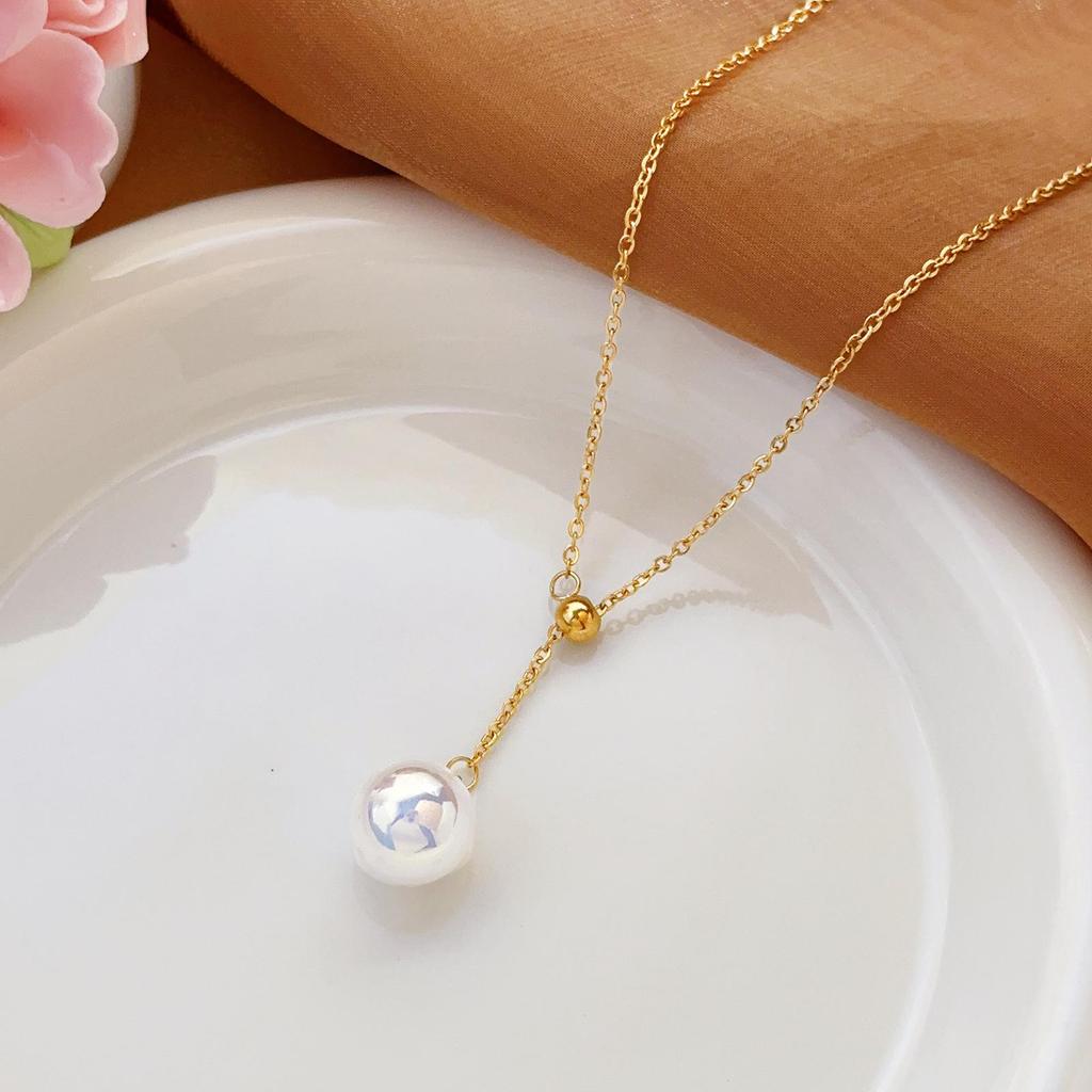 Złoty naszyjnik ze stali nierdzewnej: Elegancka, Wszechstronna, Nieblaknąca Biżuteria Damska