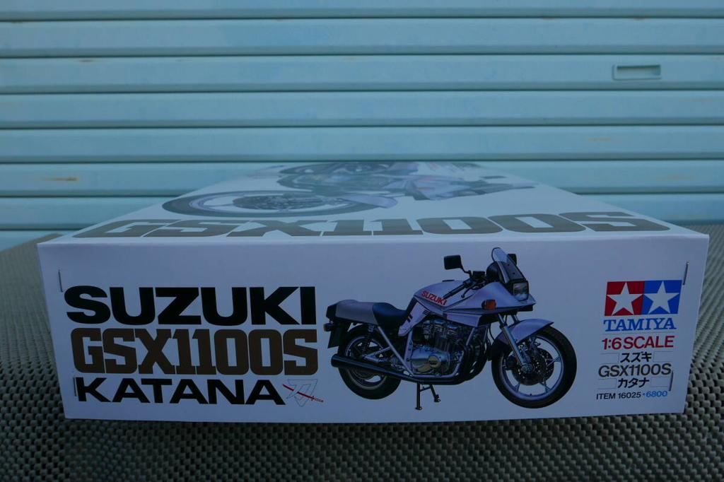 Tamiya 16025 Suzuki GSX1100S Katana Large Motorcycle Plastic Model Kit 1/6