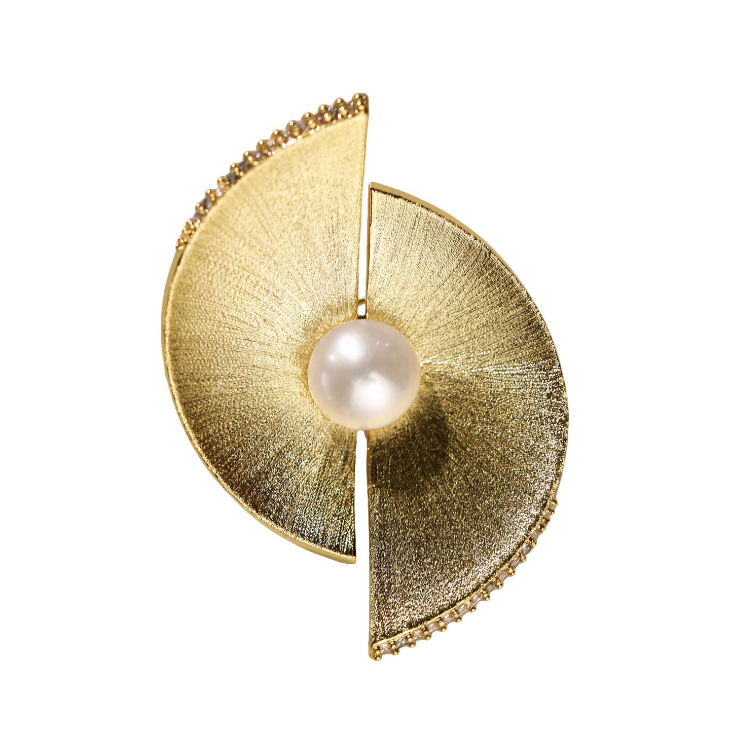 Bo Xin Yun Geometric Semicircle Brooch with Natural Pearl