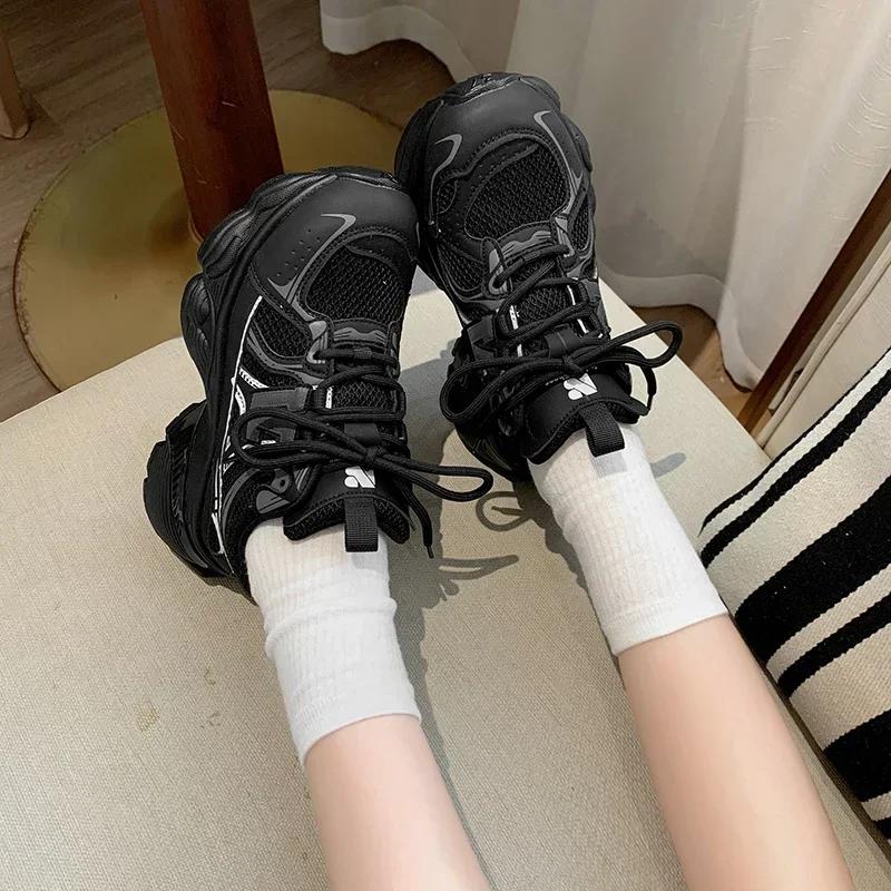 New Thick Soled Silver Dad Shoes for Women Vintage Versatile Breathable and Casual Sports Shoes for Women Casual Sneakers