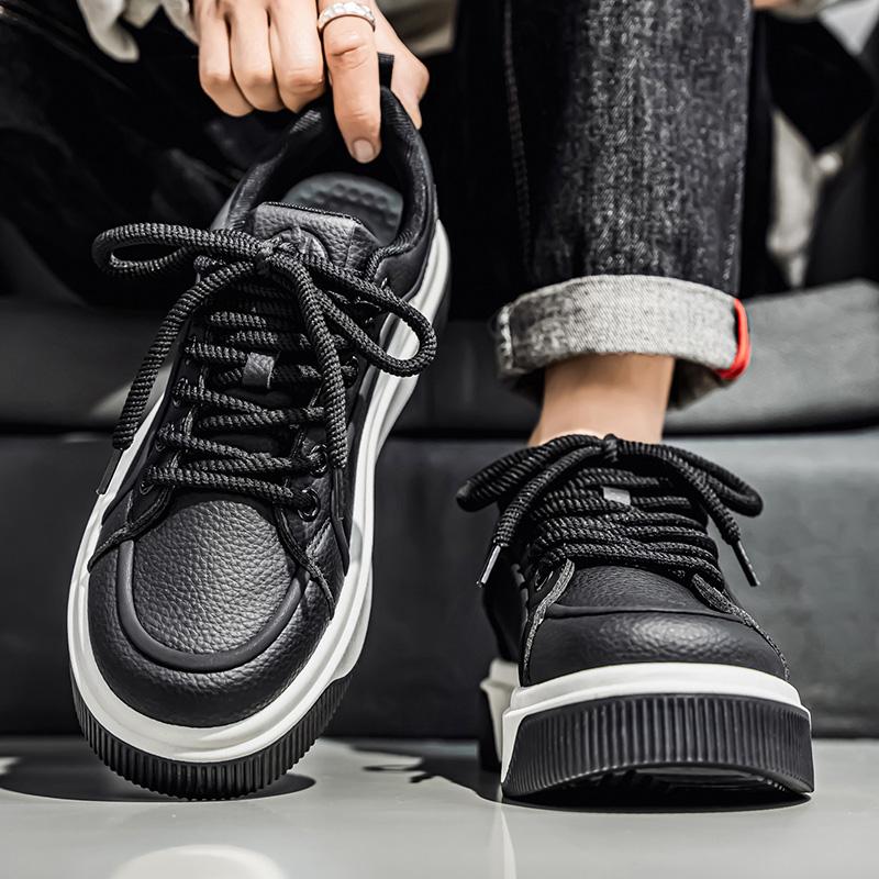 Men's Board Shoes Are Lightweight Fashionable Versatile Simple Casual and Sports Shoes with Anti Slip Properties