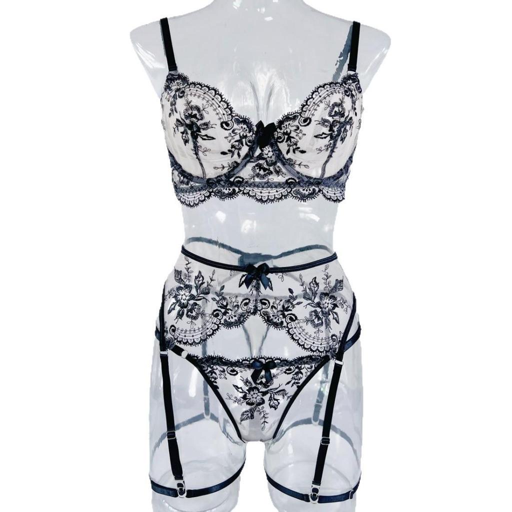 European & American Women's Sexy Embroidered Mesh Lingerie Garter Set