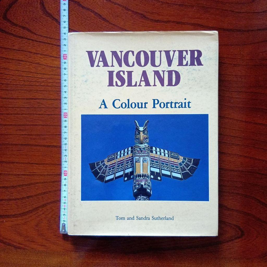 [USED] Vancouver Island: A Colour Portrait Photo BookEnglish