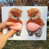 Divertido Pegatina de Barriga de Perro Shiba Inu 3D Juguete para Apretar Cachorro Lindo con Ropa Naranja Juguete Antiestrés Silicona Autoadhesiva para Regalos de Niños