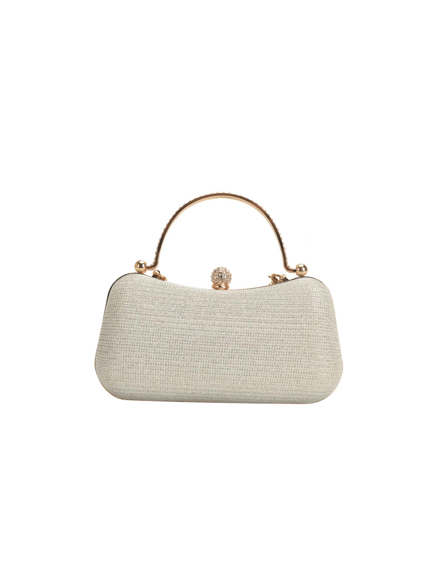 

Трендовая женская сумка кроссбоди 2025 года изысканной текстуры с замком и цепочкой серебряный