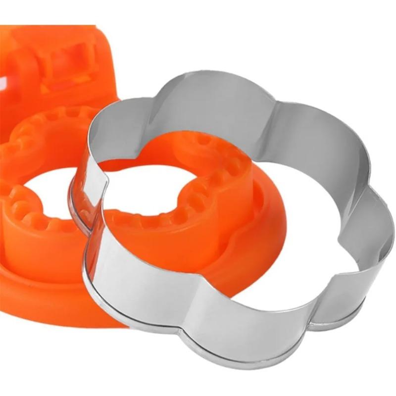 Sandwich Cutter and Sealer with Plastic Handles Ideal for DIY Bread Fruit Vegetable Cutting and Embossing Moulds Kitchen Gadget