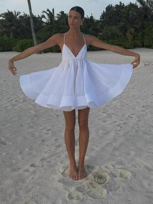 2026 Trendy European and American Women's V-Neck Backless Dress - Beach Holiday Style