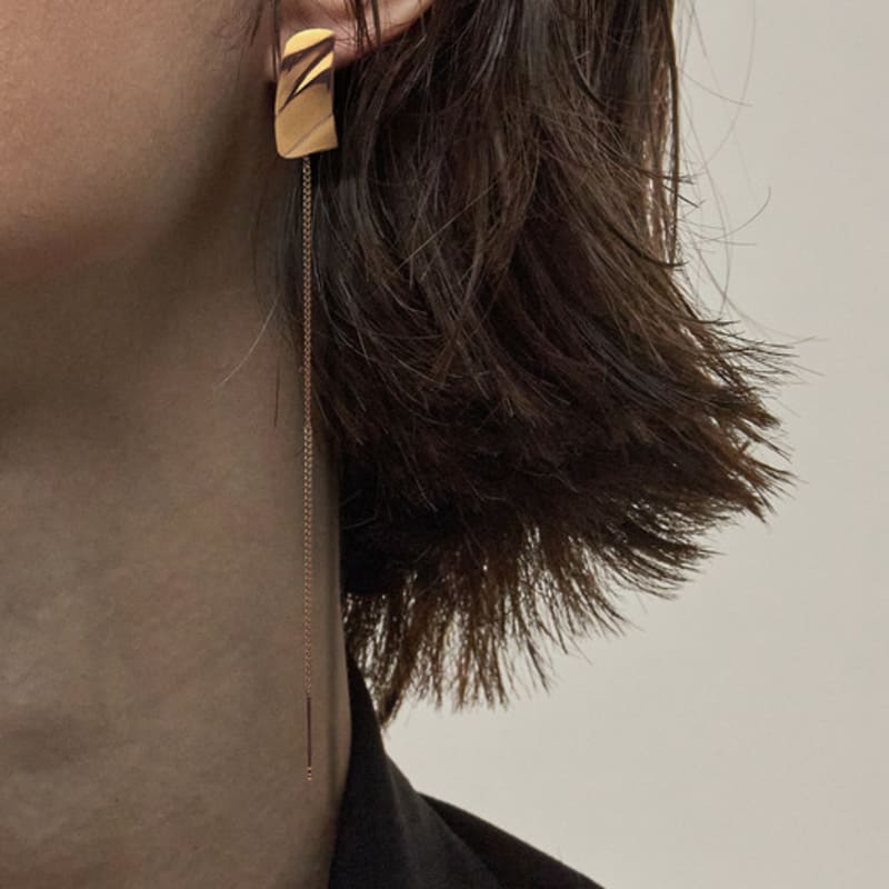 DU T`Ai VOLUME Chain Single Earring