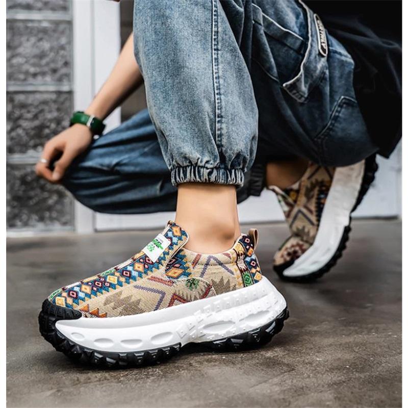 Breathable and comfortable men's sports shoes, fashionable thick-soled sports shoes