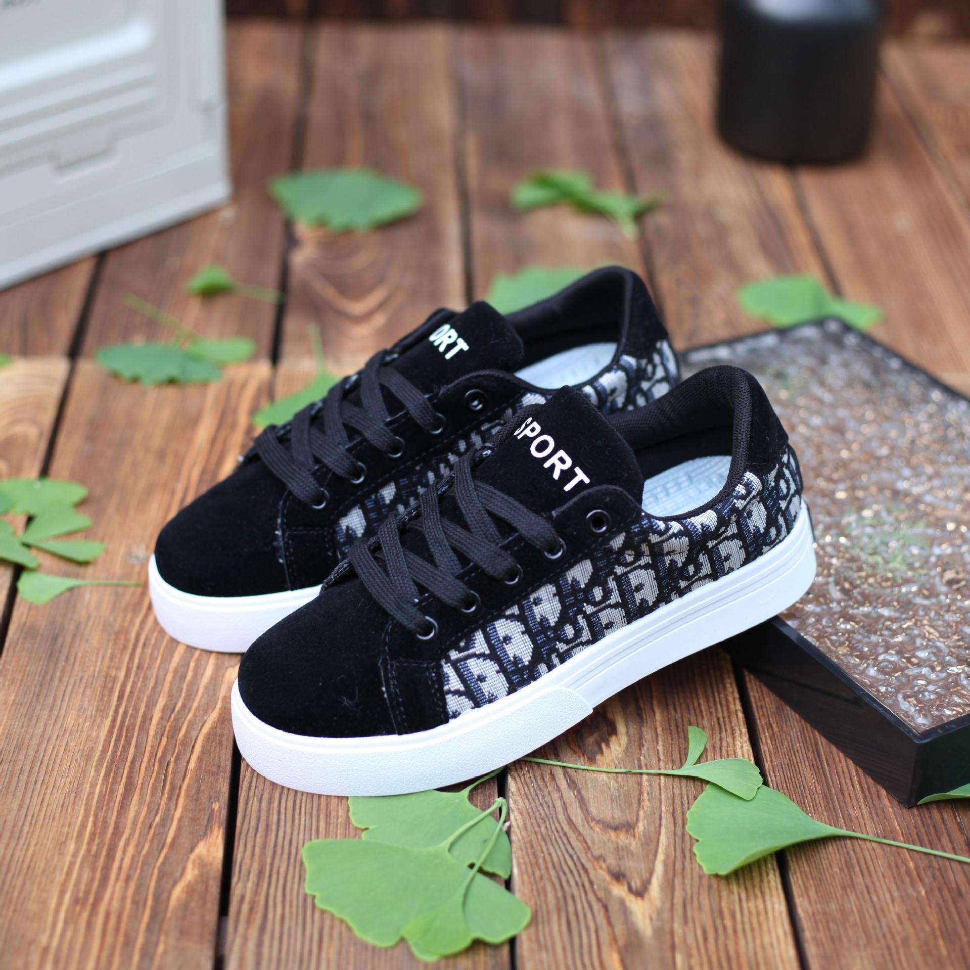 

Модные новые мужские парусиновые туфли повседневные туфли на плоской подошве 2024 летние модные удобные мужские кроссовки нескользящие дышащие туфли для скейтборда 44