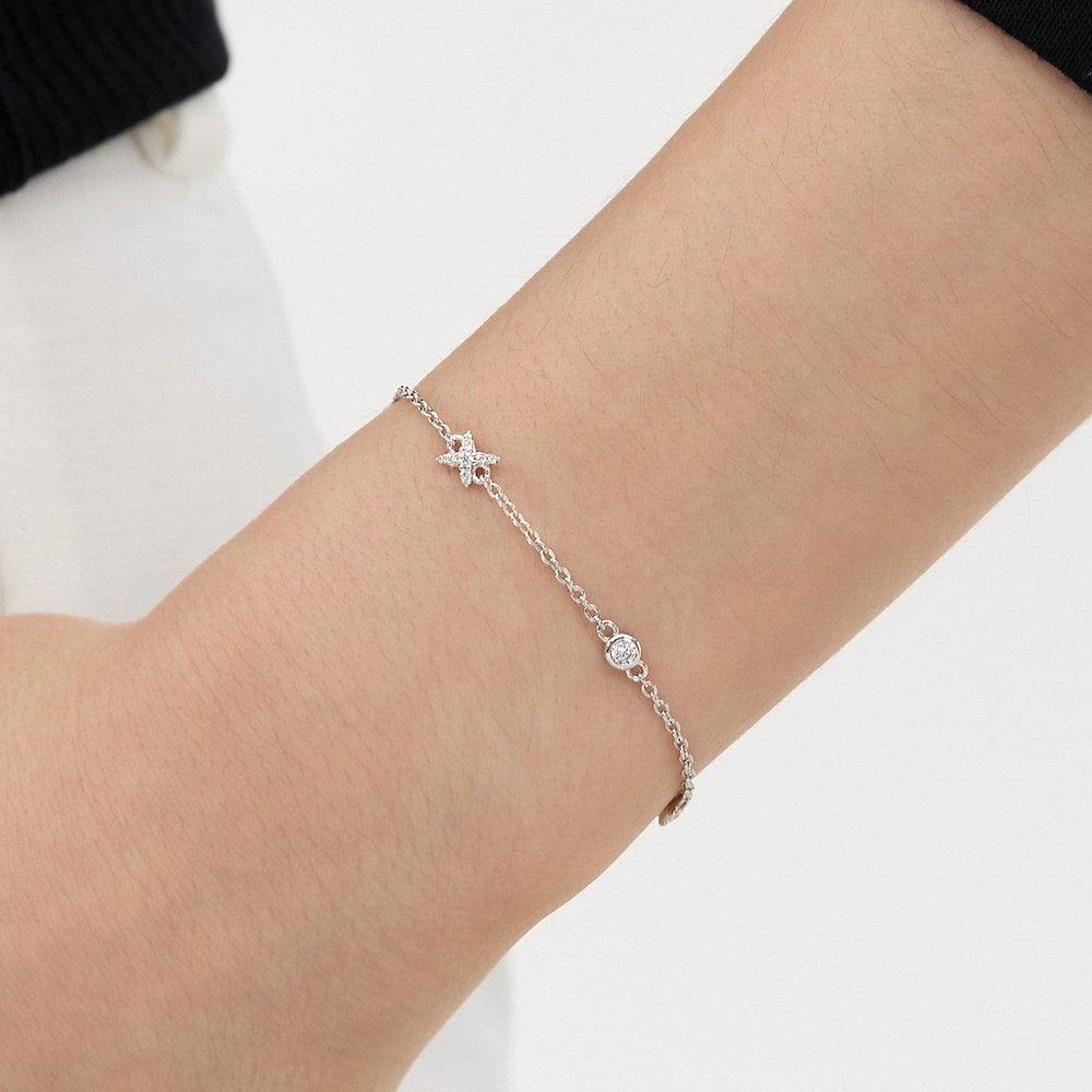 Nova Silver (W) Pave Station Bracelet Hl1B54122W9180