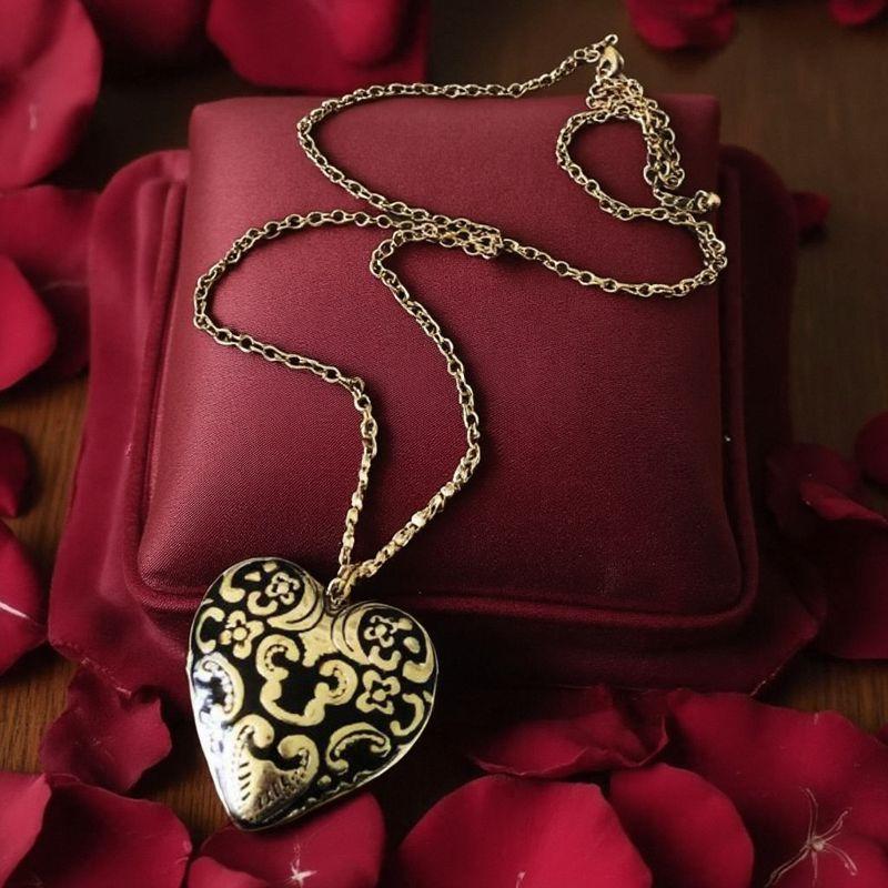 

Мода Внешняя Торговля Оригинальный Заказ Маленькие Украшения Мода Минимализм Элегантный Винтаж Эмаль Черный Большое Сердце Ожерелье Женская Цепочка для Свитера FOREVER 21