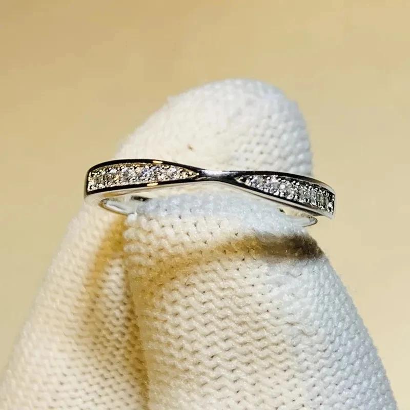 Huitan Wedding Band Eternity Rings Women Brilliant Round Zirconia Luxury Engagement Rings Thin Elegant Female Jewelry