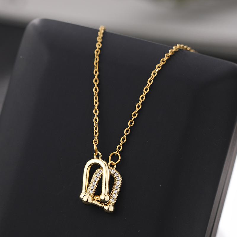 Double Ring Horseshoe Buckle Titanium Steel Choker Necklace Light Luxury Fashion Gold Pendant Jewelry