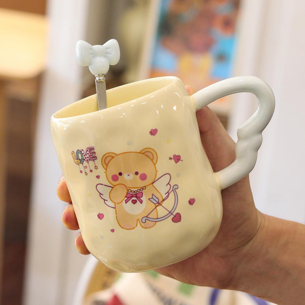 Kubki ceramiczne są urocze i mają wysoki poziom wyglądu. Kubki dla par z poczuciem luksusu. Para kubków do wody POKRYWKI Łyżeczki i Kubki na prezent