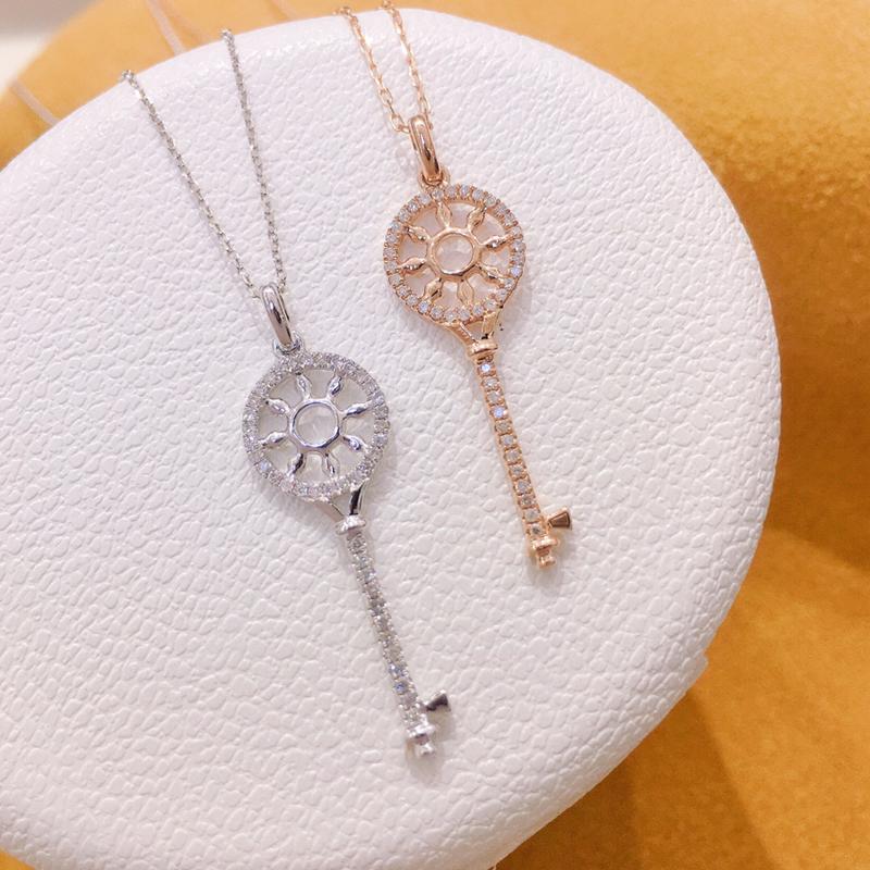 Creative Key Shape Necklace for Women Jewelry  Plated Zircon Sweater Chain Necklace Collars Birthday Gift Party Jewelry